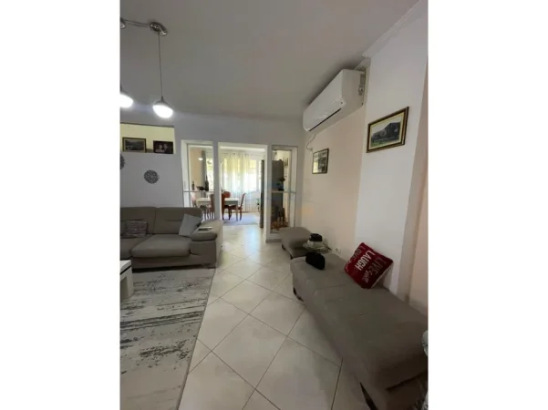 Tirane, shitet apartament 2+1 Kati 5, 126 m² 235.000 € (Liqeni i Thate)