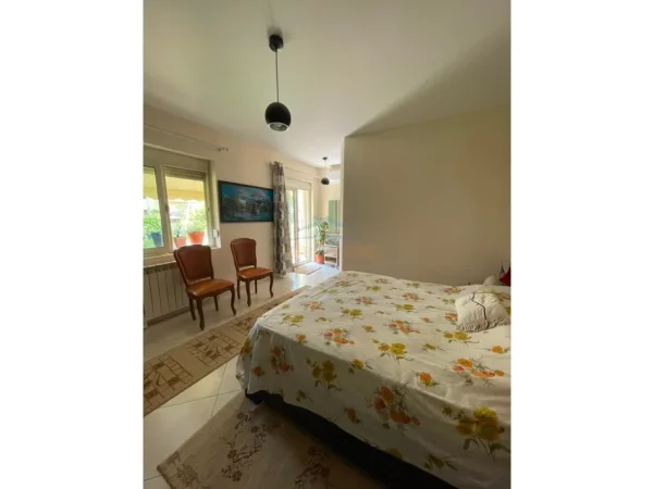 Tirane, shitet apartament 2+1 Kati 5, 126 m² 235.000 € (Liqeni i Thate)