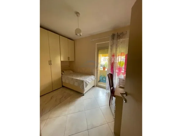 Tirane, shitet apartament 2+1 Kati 5, 126 m² 235.000 € (Liqeni i Thate)