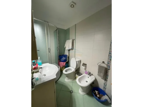 Tirane, shitet apartament 2+1 Kati 5, 126 m² 235.000 € (Liqeni i Thate)