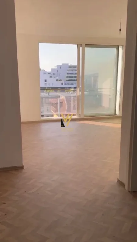 Tirane, jepet me qera zyre Kati 5, 60 m² 670 € (RRUGA BARDHYL)