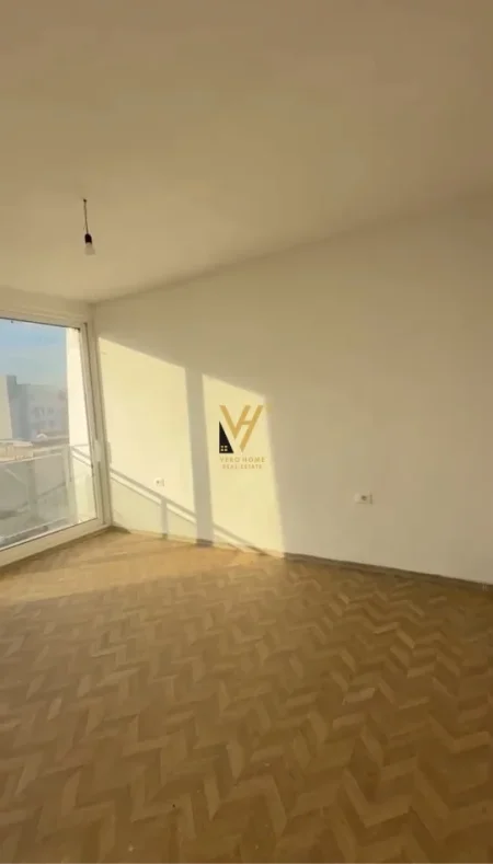 Tirane, jepet me qera zyre Kati 5, 60 m² 670 € (RRUGA BARDHYL)