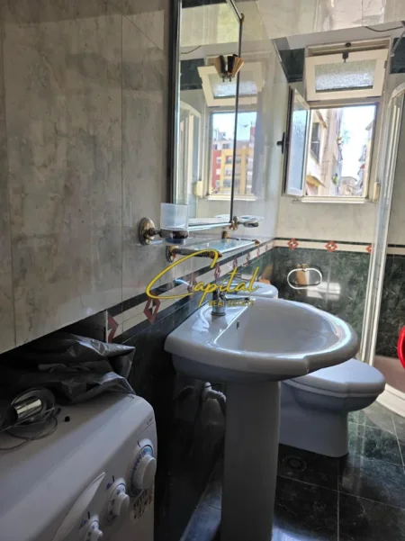 Tirane, jepet me qera apartament 2+1 Kati 3, 90 m² 550 € (RRUGA E ELBASANIT)
