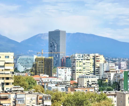 💥 Me Qera: 2+1+2Wc & 2Bllkn + TARRACË te Shfrytezueshme | 130 m² 📍Myslym Shyri - Rruga Himë Kolli 🏢 850€/Muaj ✨️
