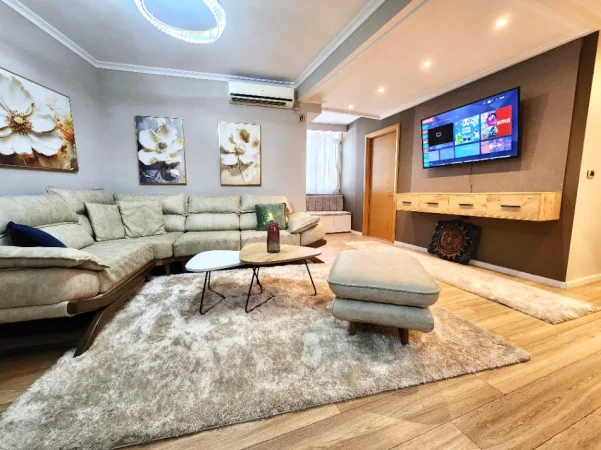 💥 Me Qera: 2+1+2Wc & 2Bllkn + TARRACË te Shfrytezueshme | 130 m² 📍Myslym Shyri - Rruga Himë Kolli 🏢 850€/Muaj ✨️