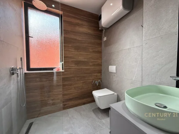 Tirane, jepet me qera apartament 2+1 Kati 4, 116 m² 620 € (Rezidenca City View, Shkoze)