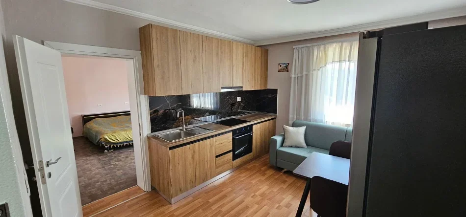 Tirane, jepet me qera apartament 1+1 Kati 4, 60 m² 500 € (RRUGA ELBASANIT)