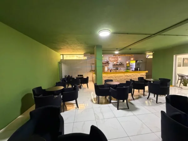 Tirane, jepet me qera ambjent biznesi Kati 0, 120 m² 700 € (RRUGA RRAPO HEKALI)