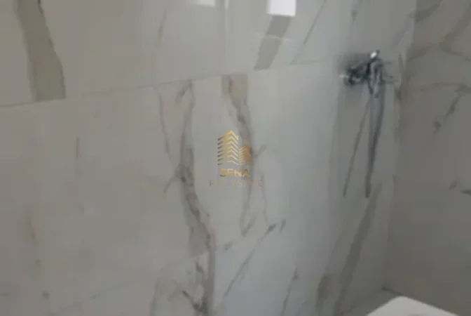 Tirane, jepet me qera apartament 2+1+Ballkon Kati 3, 105 m² 800 € (Porcelan, Kompleksi Erli)