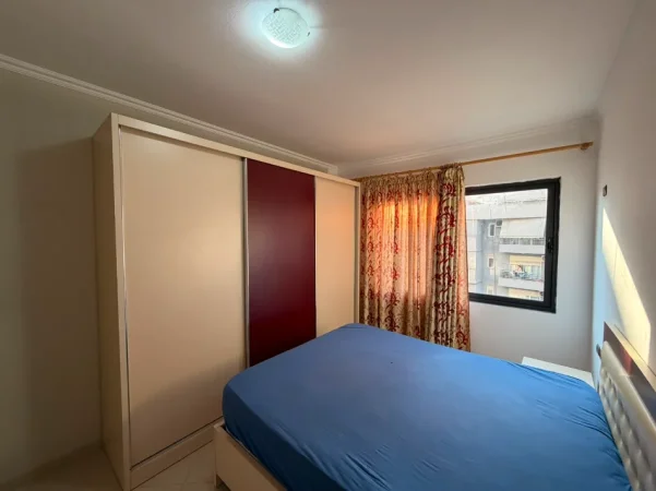 Tirane, jepet me qera apartament 2+1+Aneks+Ballkon Kati 5, 92 m² 500 € (Yzberisht)