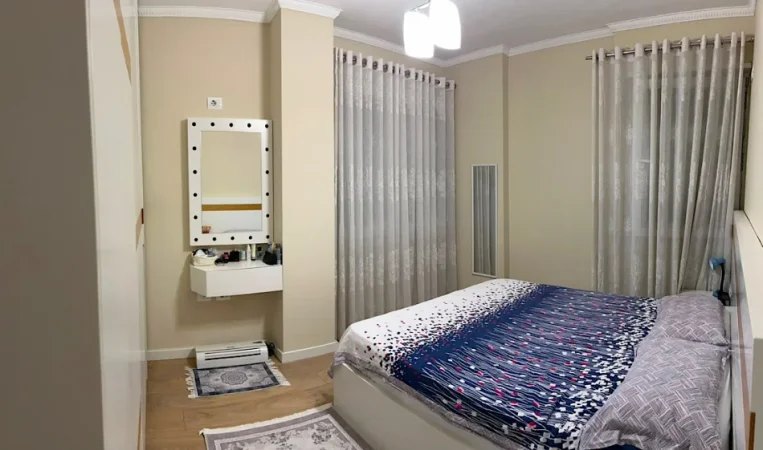Tirane, jepet me qera apartament 2+1 Kati 1, 87 m² 850 €