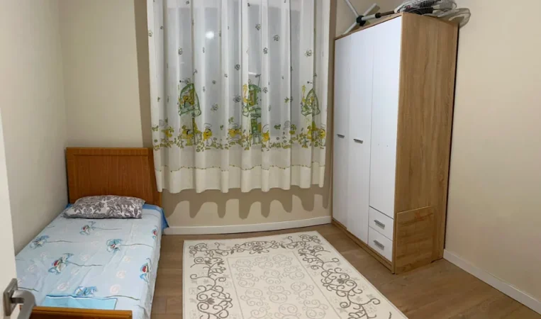 Tirane, jepet me qera apartament 2+1 Kati 1, 87 m² 850 €