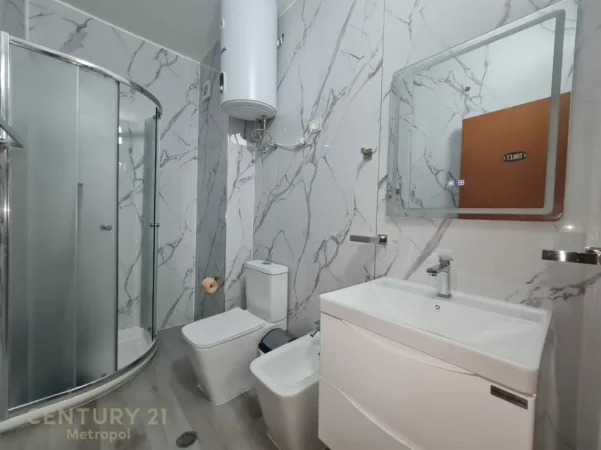 Tirane, jepet me qera apartament 1+1 Kati 2, 115 m² 600 € (Siri Kodra)