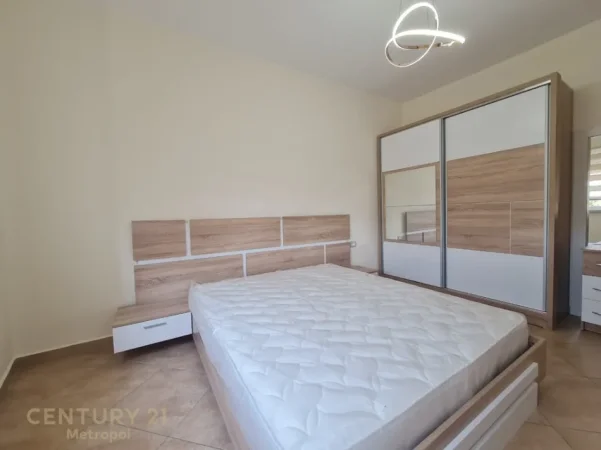 Tirane, jepet me qera apartament 1+1 Kati 2, 115 m² 600 € (Siri Kodra)