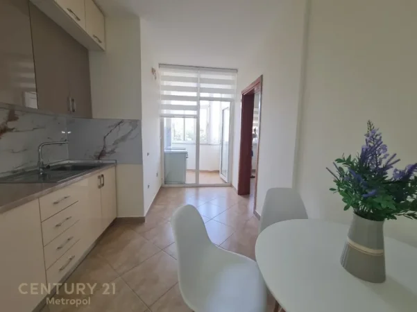 Tirane, jepet me qera apartament 1+1 Kati 2, 115 m² 600 € (Siri Kodra)