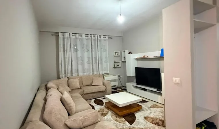 Tirane, jepet me qera apartament 2+1 Kati 5, 90 m² 490 € 
