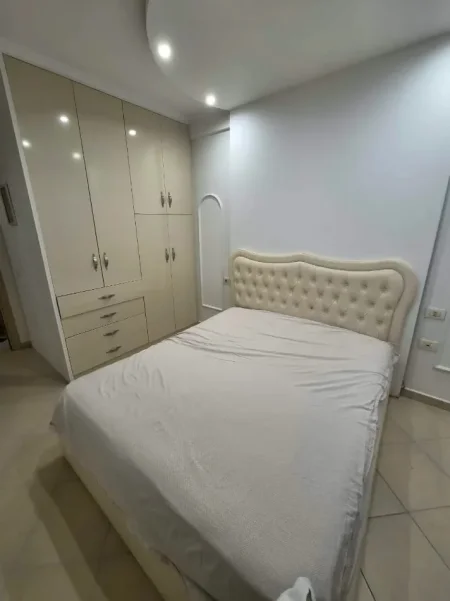 Tirane, jepet me qera apartament 2+1+Ballkon , 89 m² 500 € (Astir)