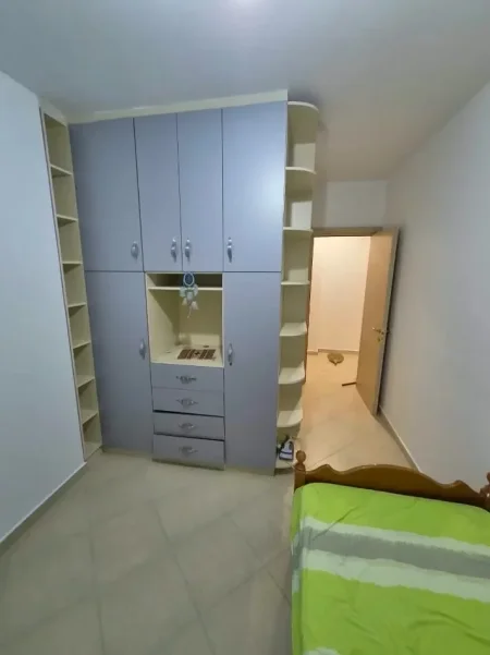 Tirane, jepet me qera apartament 2+1+Ballkon , 89 m² 500 € (Astir)