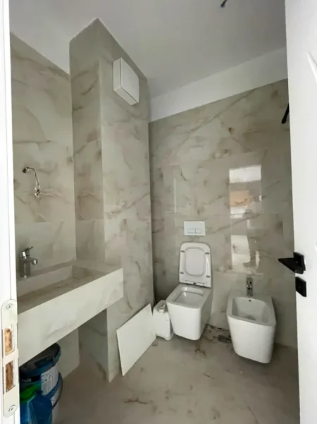 Tirane, jepet me qera apartament 1+1+Ballkon Kati 7, 65 m² 600 € (Parallel Living)