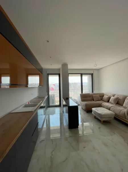 Tirane, jepet me qera apartament 1+1+Ballkon Kati 7, 65 m² 600 € (Parallel Living)