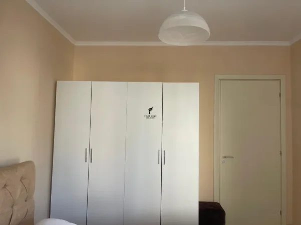 Tirane, jepet me qera apartament 1+1 Kati 3, 67 m² 600 € (BULEVARDI ZOGU I PARE)