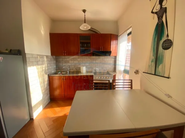 Tirane, jepet me qera apartament 2+1 Kati 5, 72 m² 1.200 € (Rruga e Elbasanit)