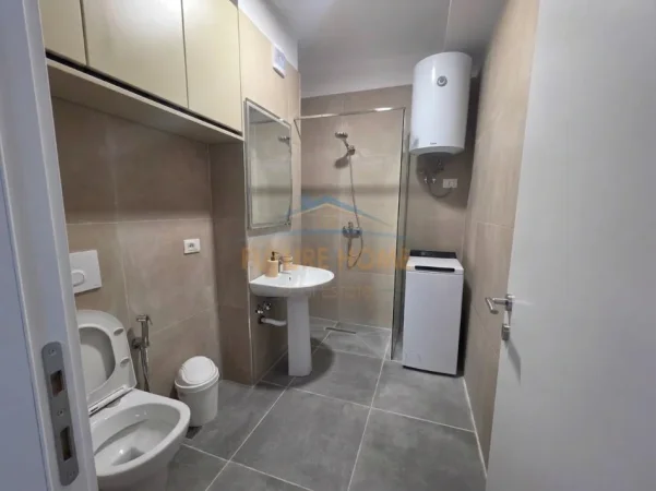Tirane, jepet me qera apartament 1+1 Kati 4, 45 m² 600 € (Don Bosko, Paralel Living)