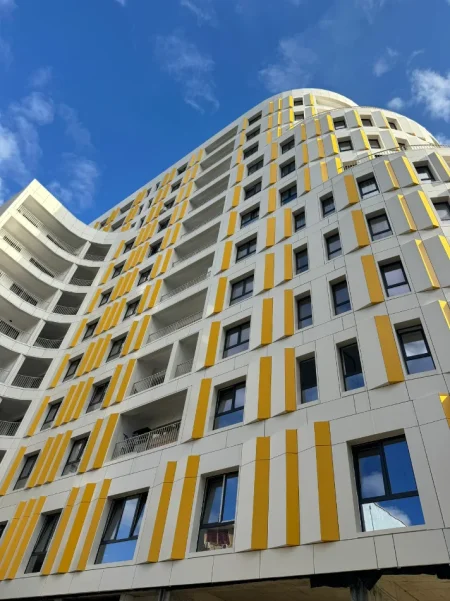 Tirane, jepet me qera ambjent biznesi Kati 1, 145 m² 1.000 € (Zogu i Zi)