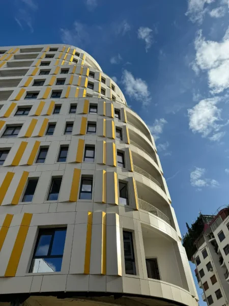 Tirane, jepet me qera ambjent biznesi Kati 1, 145 m² 1.000 € (Zogu i Zi)