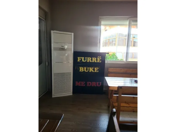Tirane, jepet me qera ambjent biznesi FURRE BUKE, Kati 0, 200 m² 1.700 € (PORCELAN)