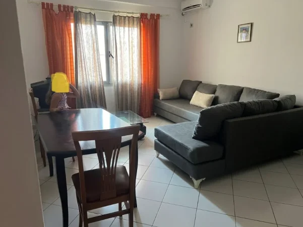 Tirane, jepet me qera 2+1+Ballkon Kati 7, 500 € (Astir)