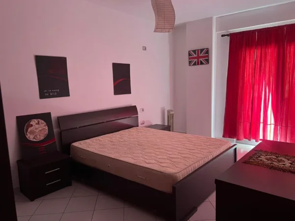 Tirane, jepet me qera 2+1+Ballkon Kati 7, 500 € (Astir)