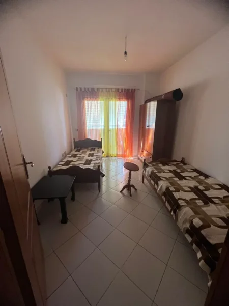 Tirane, jepet me qera 2+1+Ballkon Kati 7, 500 € (Astir)