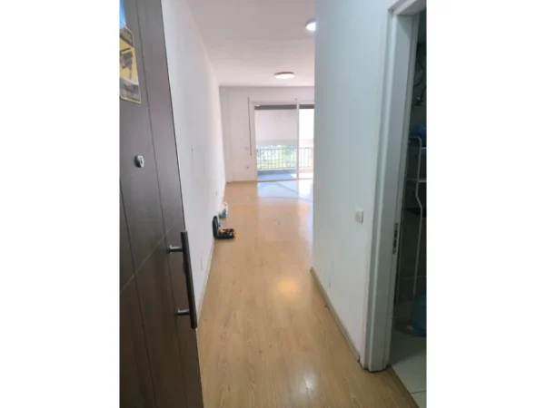Tirane, jepet me qera apartament 1+1 Kati 1, 70 m² 450 € (5 maji)