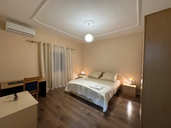 Tirane, jepet me qera Vile 3+1 Kati 2, 180 m² 850 € (fusha e aviacionit)