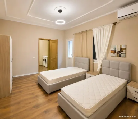 Tirane, jepet me qera Vile 3+1 Kati 2, 180 m² 850 € (fusha e aviacionit)
