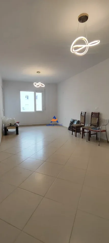 Tirane, jepet me qera apartament 2+1+Ballkon Kati 2, 85 m² 432 € 