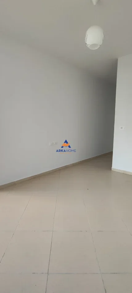 Tirane, jepet me qera apartament 2+1+Ballkon Kati 2, 85 m² 432 € 