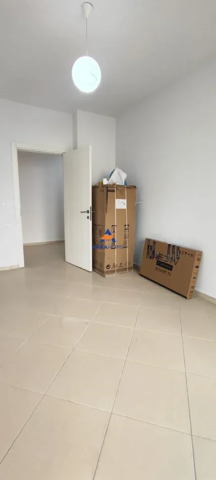 Tirane, jepet me qera apartament 2+1+Ballkon Kati 2, 85 m² 432 € 