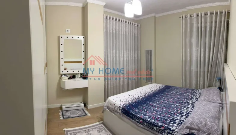 Tirane, jepet me qera apartament 2+1+Ballkon Kati 1, 87 m² 850 € (Parku olimpik)