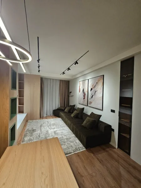 Tirane, jepet me qera apartament 1+1 Kati 10, 75 m² 850 € (MINE PEZA)