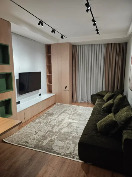 Tirane, jepet me qera apartament 1+1 Kati 10, 75 m² 850 € (MINE PEZA)