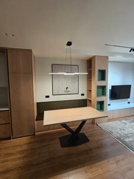 Tirane, jepet me qera apartament 1+1 Kati 10, 75 m² 850 € (MINE PEZA)