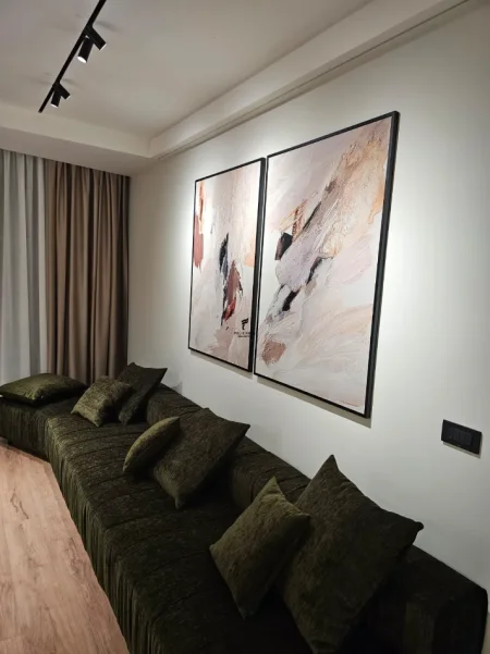 Tirane, jepet me qera apartament 1+1 Kati 10, 75 m² 850 € (MINE PEZA)