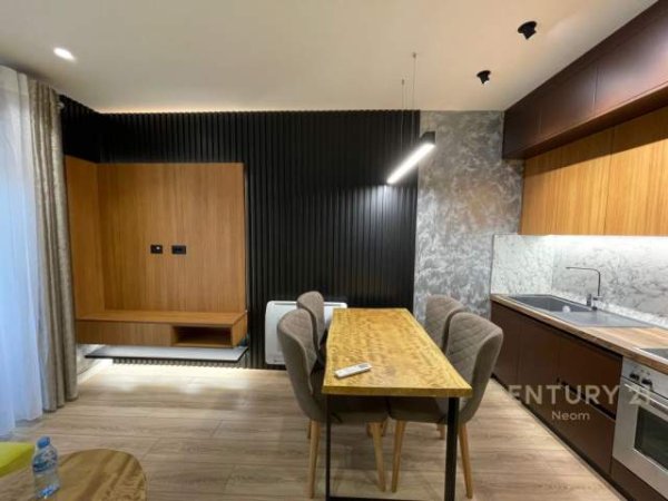 Tirane, jepet me qera apartament 2+1+BLK Kati 2, 95 m² 970 Euro (Rruga e Kavajës)