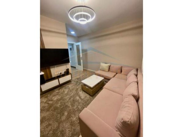 Tirane, jepet me qera apartament 1+1+BLK Kati 1, 70 m² 500 Euro (Konuna Parisit)