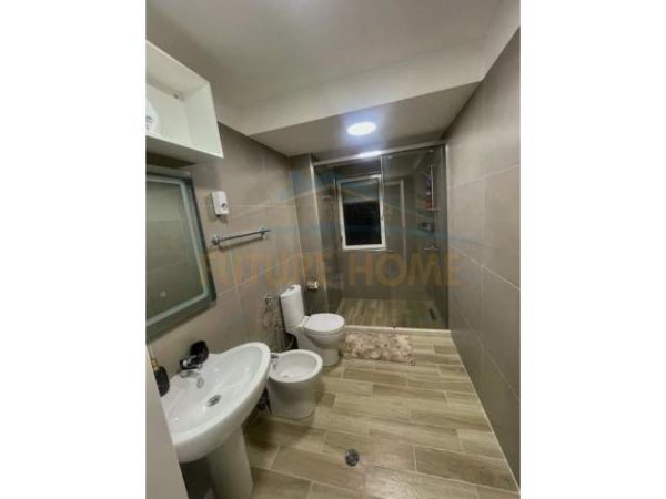 Tirane, jepet me qera apartament 1+1+BLK Kati 1, 70 m² 500 Euro (Konuna Parisit)
