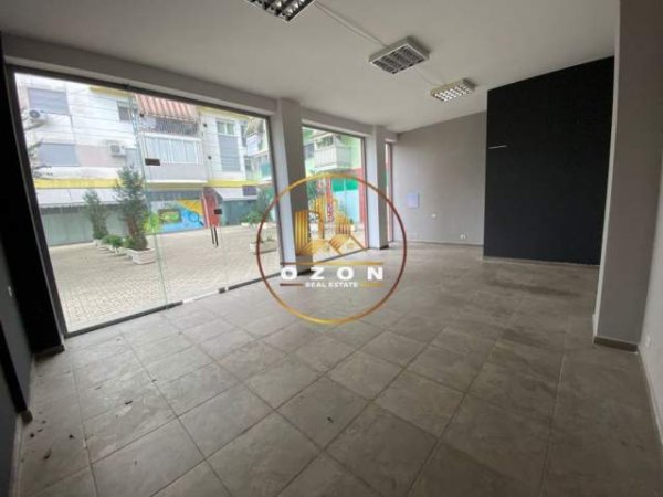 Tirane, jepet me qera ambjent biznesi Kati 1, 50 m² 400 Euro (Ndre Mjeda)