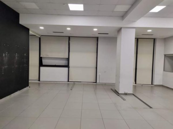 Tirane, jepet me qera zyre Kati 14, 108 m² 1.400 Euro (Komuna Parisit afer Kristalit)