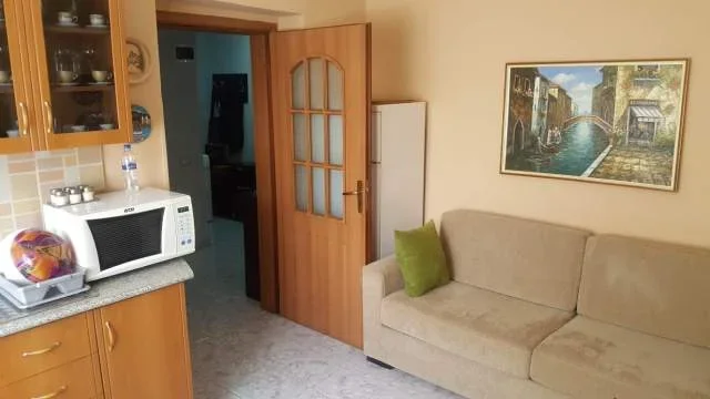 Tirane, jepet me qera apartament 1+1+A+BLK Kati 2, 70 m² 35.000 Leke (rruga kongresi i manastirit)